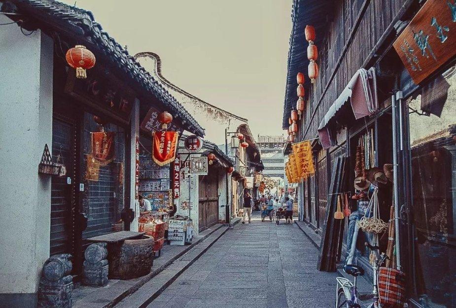 疣猪对蛙足!两辆老式空中坦克,还能飞多久?替代机型会是谁呢?
